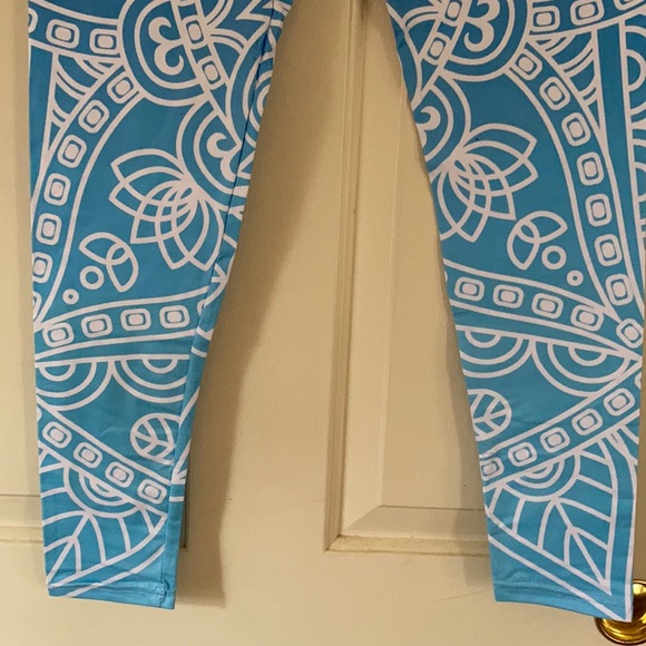 Ombré Yoga Pants - Picture 3 of 5